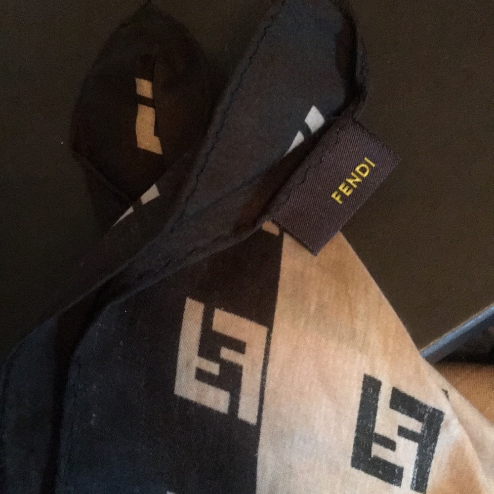 Fendi scarf - Picture 2 of 3